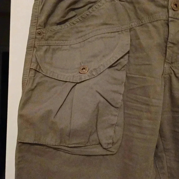 💙🌹khaki Bermuda shorts🎉 - Picture 5 of 16